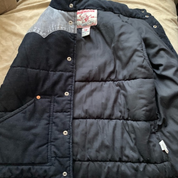 MEN TRUE RELIGION VEST MAKE BEST OFFER - Picture 5 of 6